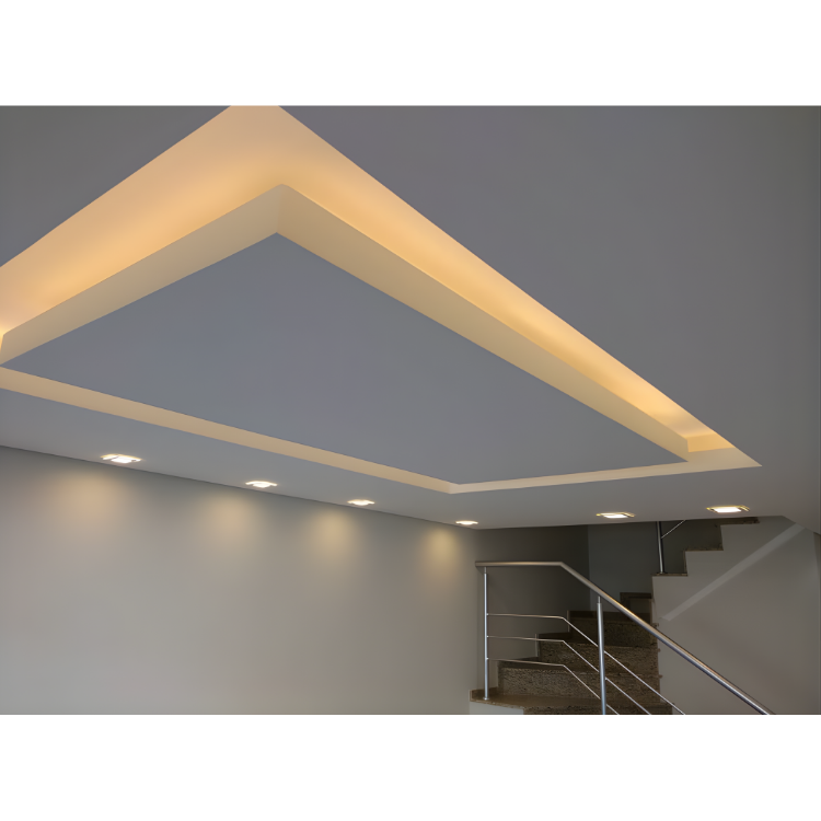 Forro rebaixado em gesso com luz indireta em sala residencial em Curitiba