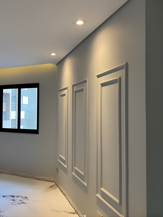 Boiserie em gesso para decoração de parede em Curitiba